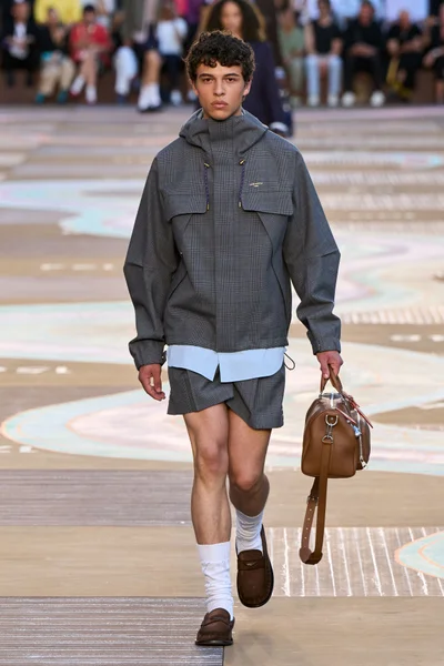 Look 5